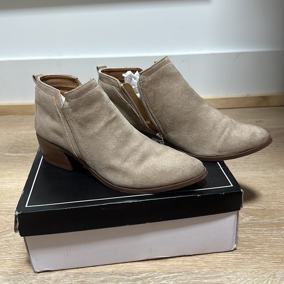 Tan shade booties - Picture 3 of 4